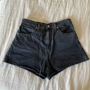 Levi’s High Rise Mom Shorts, Washed Black, Size 30, VGUC